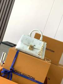 Picture of Louis Vuitton Handbags _SKUfw235415444fw